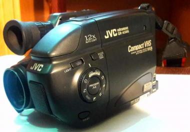 Видеокамера JVC GR-AX66