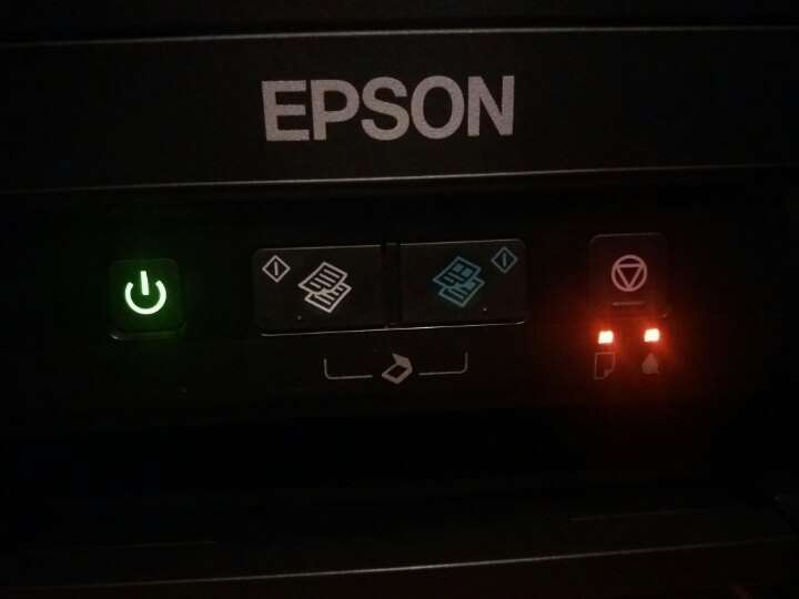 Принтер почему горит красная лампочка. Принтер Эпсон л 210 мигает бумага. Горит красная кнопка Эпсон 210. Горит капля на принтере Эпсон л 210. Epson l3151 горят индикаторы.